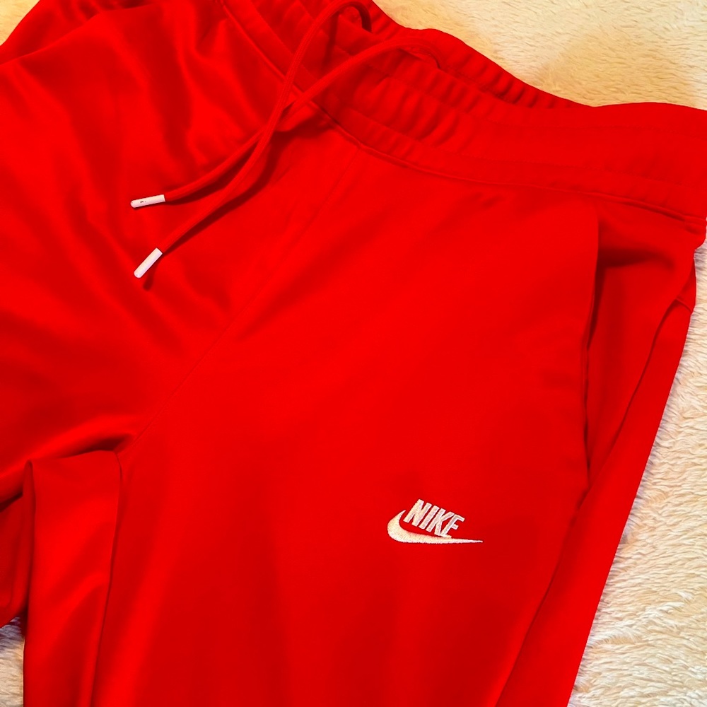 NIKE SPORTSWEAR TRIBUTE MEN RED JOGGER PANTS SIZE SMALL